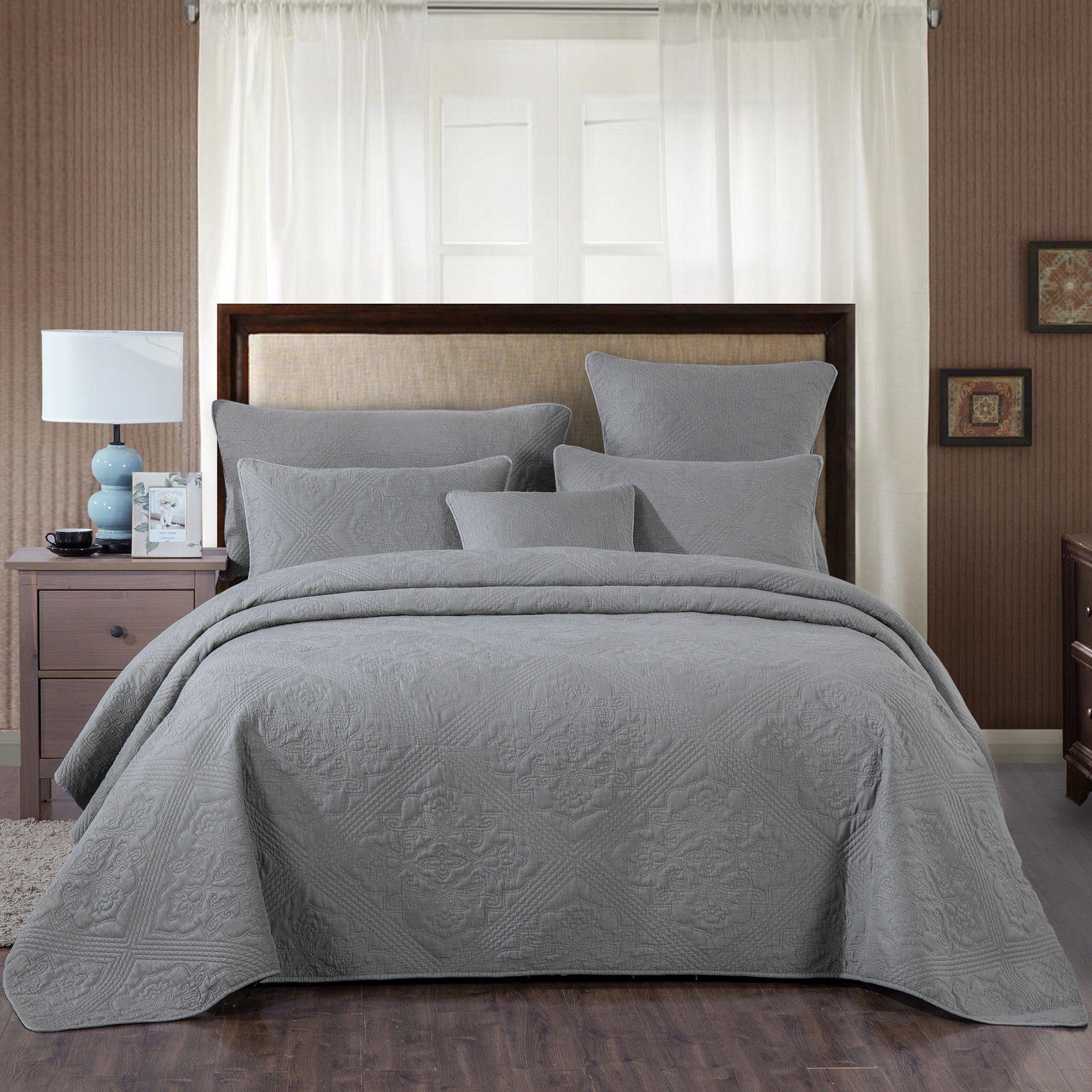 DaDa Bedding Grey Matelassé Diamond Quilted Bedspread Set - LuxuriesTree